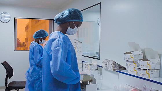 세네갈 공화국과 유럽 팀은 코로나19 및 기타 풍토병 예방 백신을 생산하기 위한 제조 공장 건설하기로 합의 썸네일